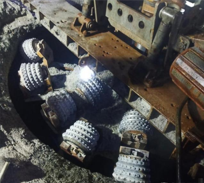 反井鉆機施工直徑，天井鉆機施工深度，金礦斜井天井鉆機施工方案